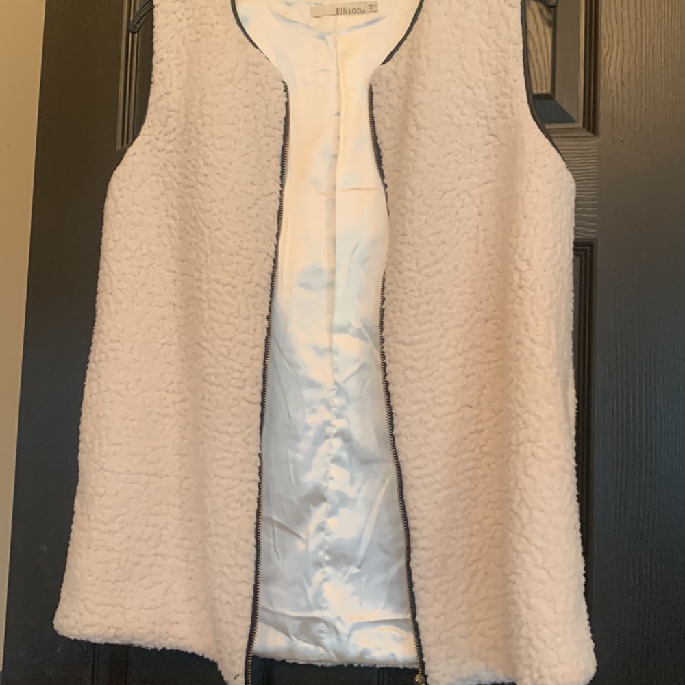 Ellison Vest - image 5